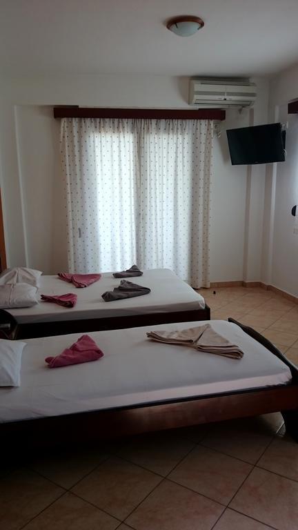 Ferienwohnung Petrino Sarti Zimmer foto