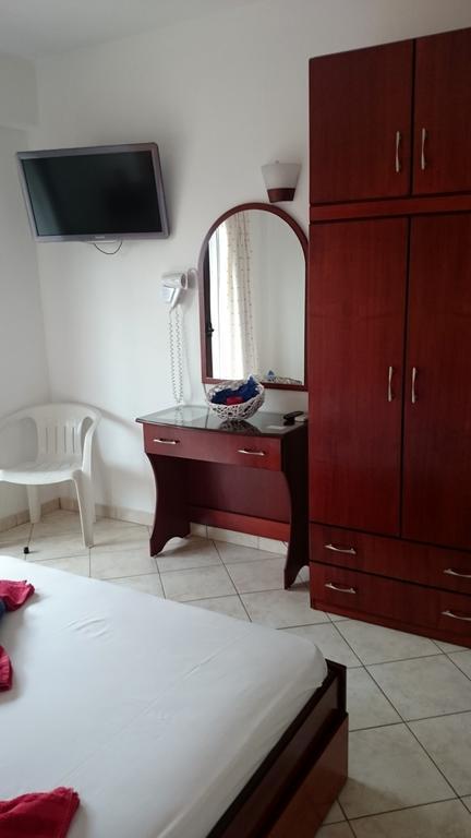 Ferienwohnung Petrino Sarti Zimmer foto